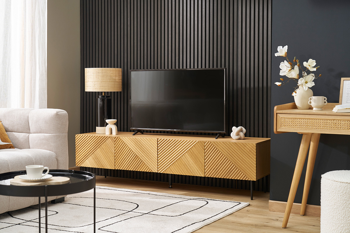 Meuble TV design en bois clair chne massif grav et mtal noir 4 portes L180 cm ARCHIPEL