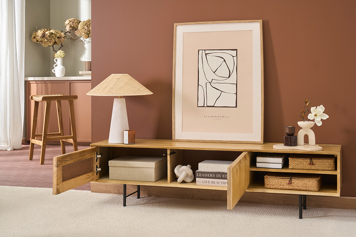 Meuble TV en bois clair manguier massif grav� L160 cm AGRA