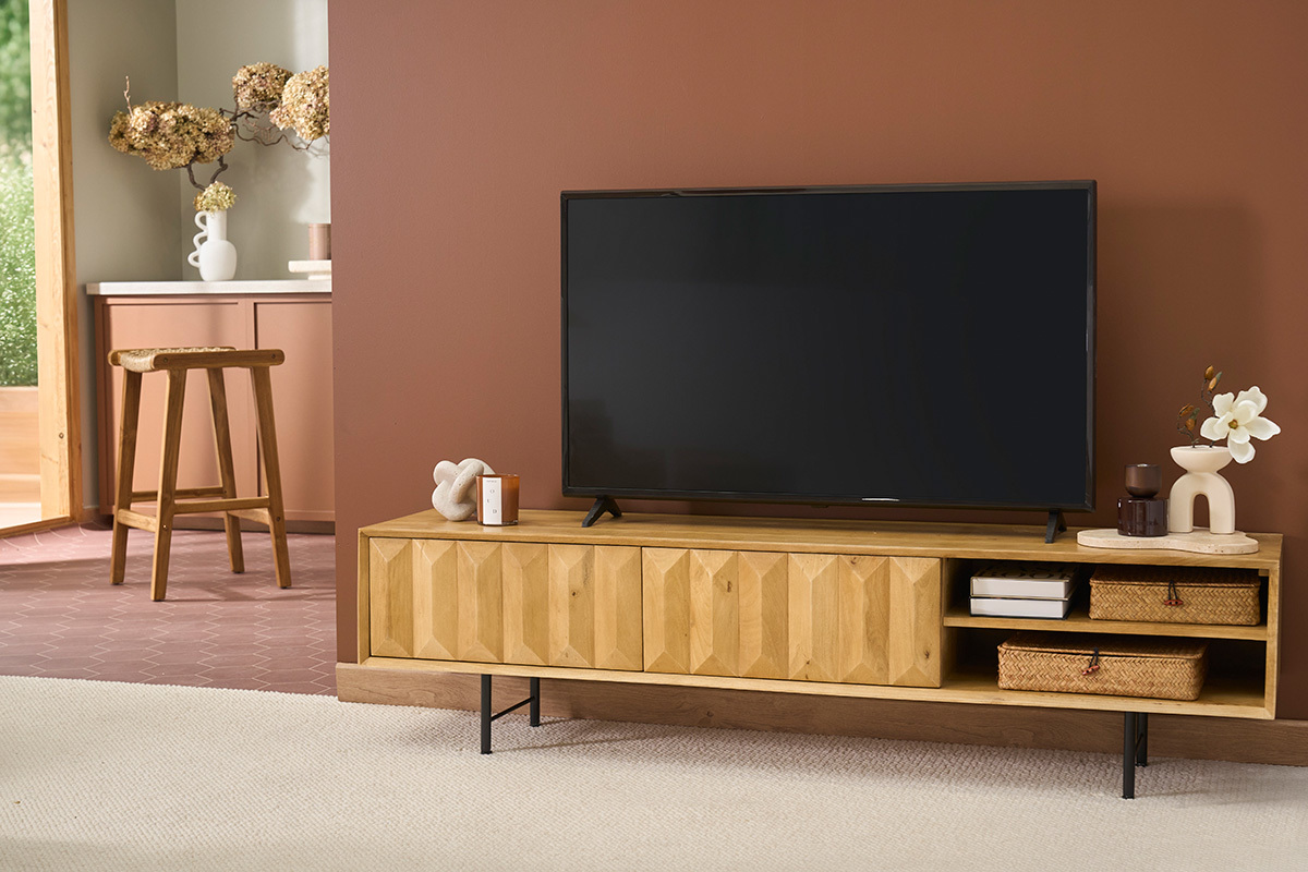 Meuble TV en bois clair manguier massif grav� L160 cm AGRA