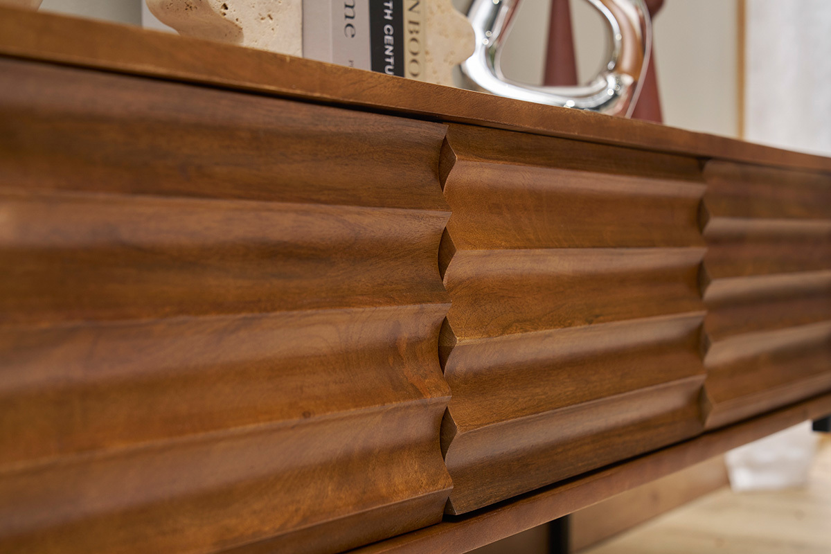 Meuble TV en bois fonc� manguier massif et m�tal noir 3 portes L120 cm ONDA