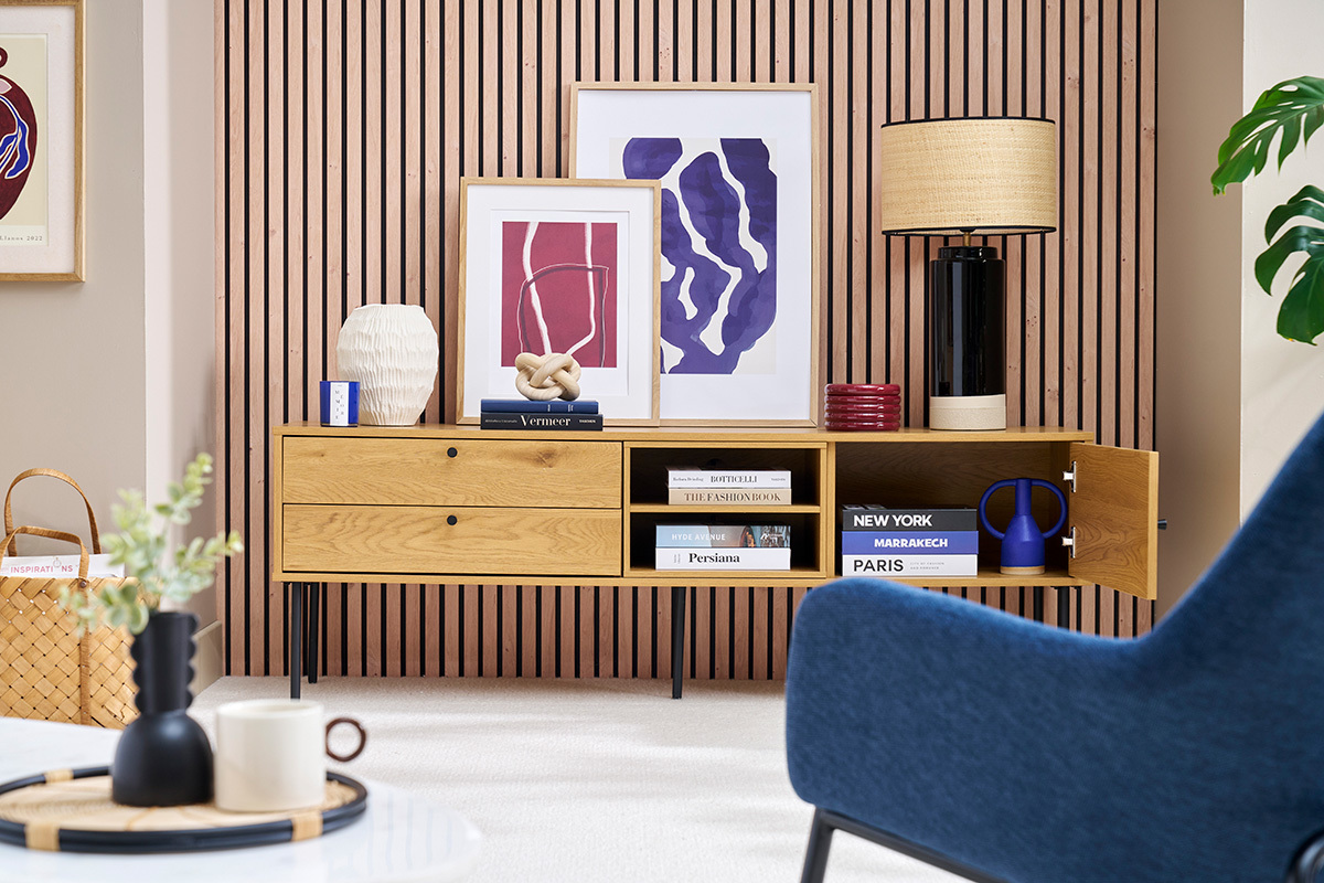 Meuble TV finition en bois clair ch�ne et m�tal noir L160 cm PERNELLE