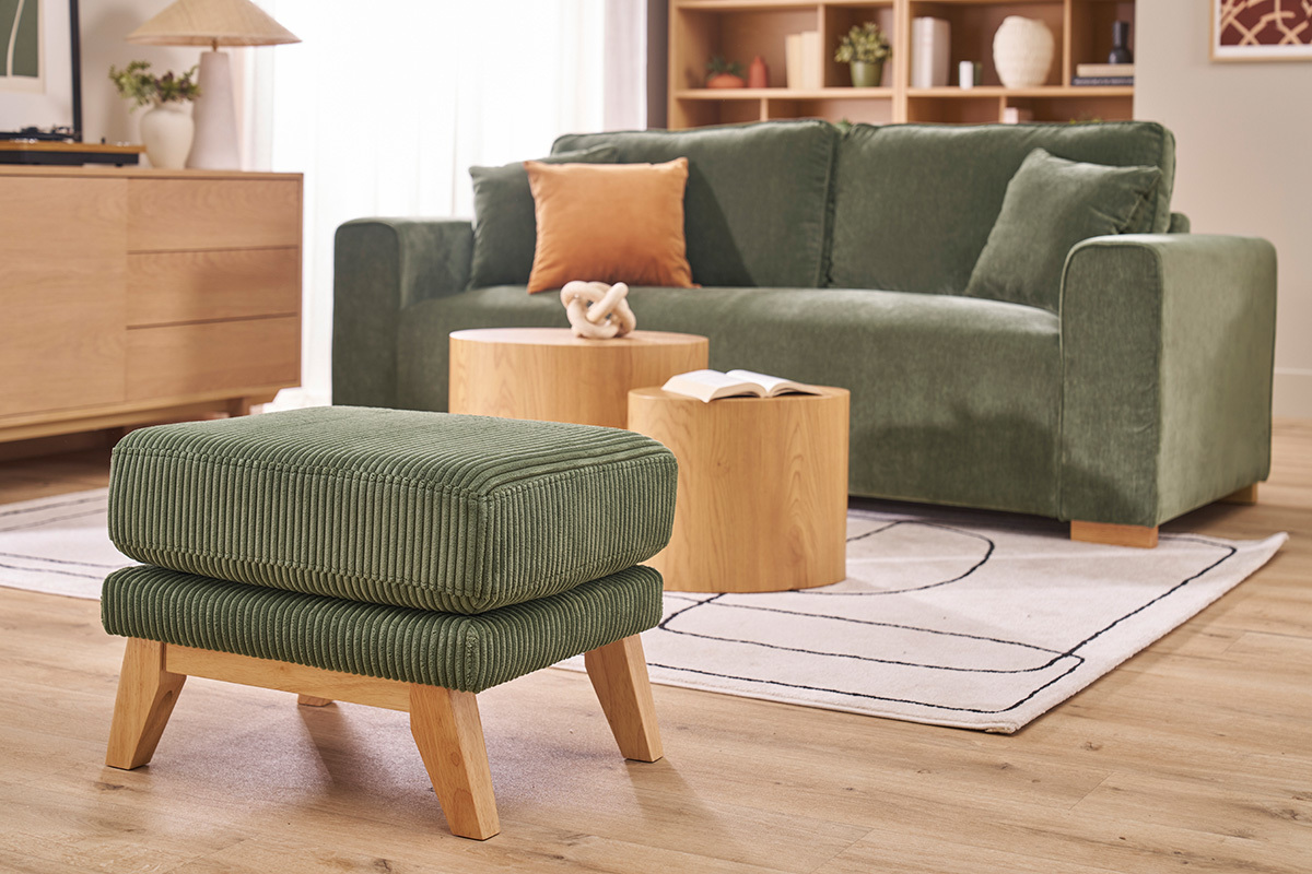 Pouf repose-pieds scandinave en tissu velours c�tel� vert kaki et bois clair OSLO