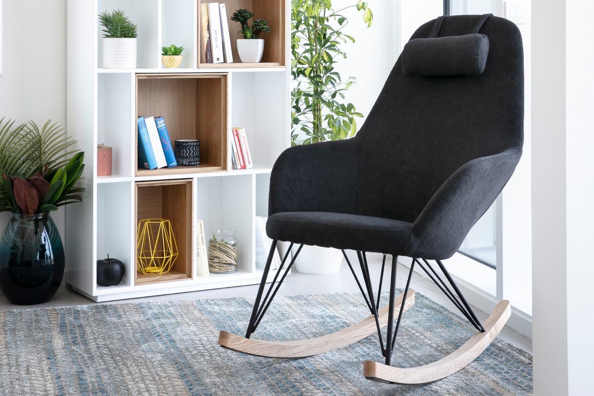 Rocking chair en tissu effet velours noir avec pieds m�tal et fr�ne JHENE