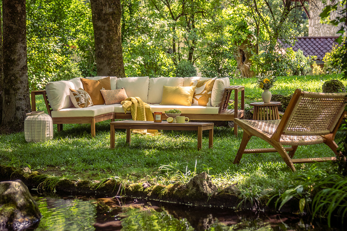Salon de jardin d'angle 6 places en bois massif avec coussins dhoussables beige naturel BELIZE