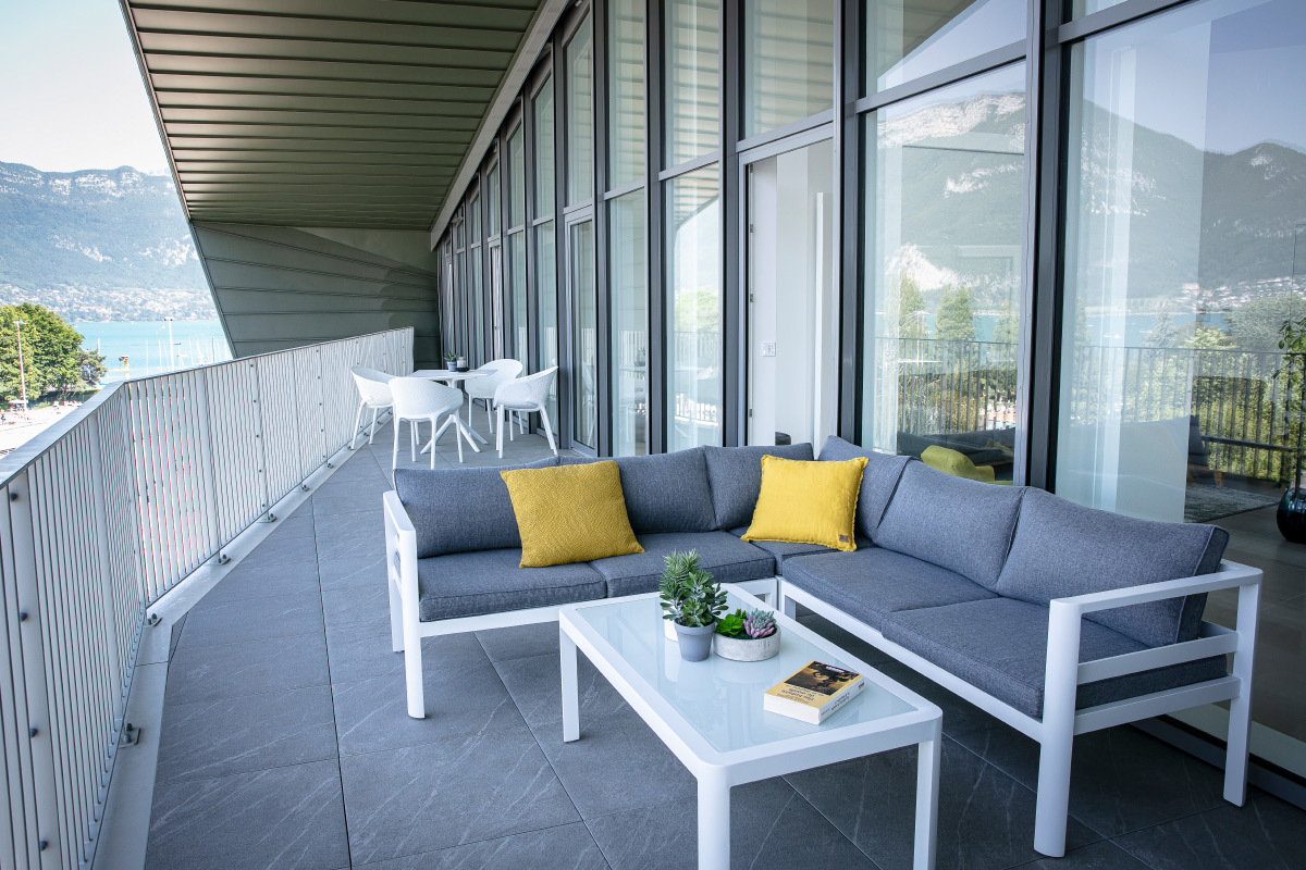 Salon de jardin design gris fonc avec table basse TONIGHT