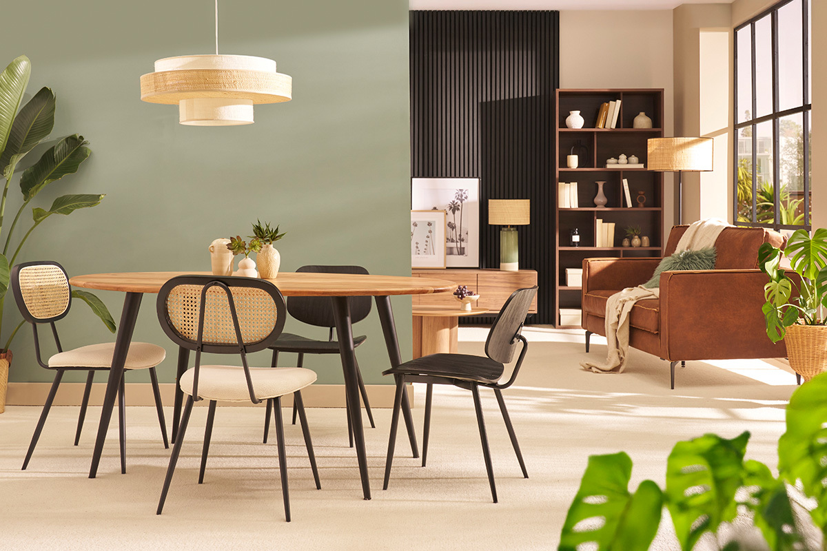 Table à manger ovale en bois massif et métal noir L160 cm OBALI