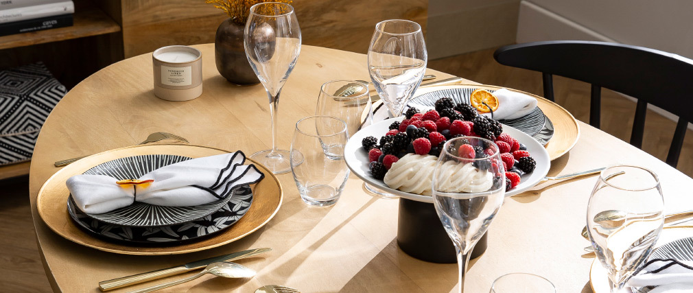 Table � manger ovale en manguier massif L160 cm VIBES