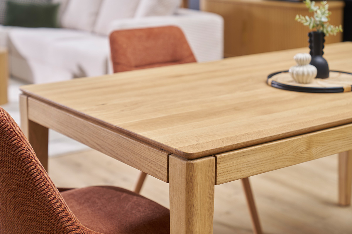 Table � manger rectangulaire extensible rallonge int�gr�e en bois clair ch�ne massif L160-245 cm NELYA