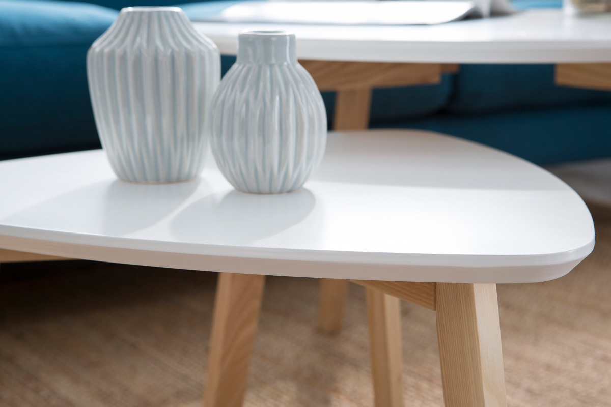 Table basse design triangle blanc SARA