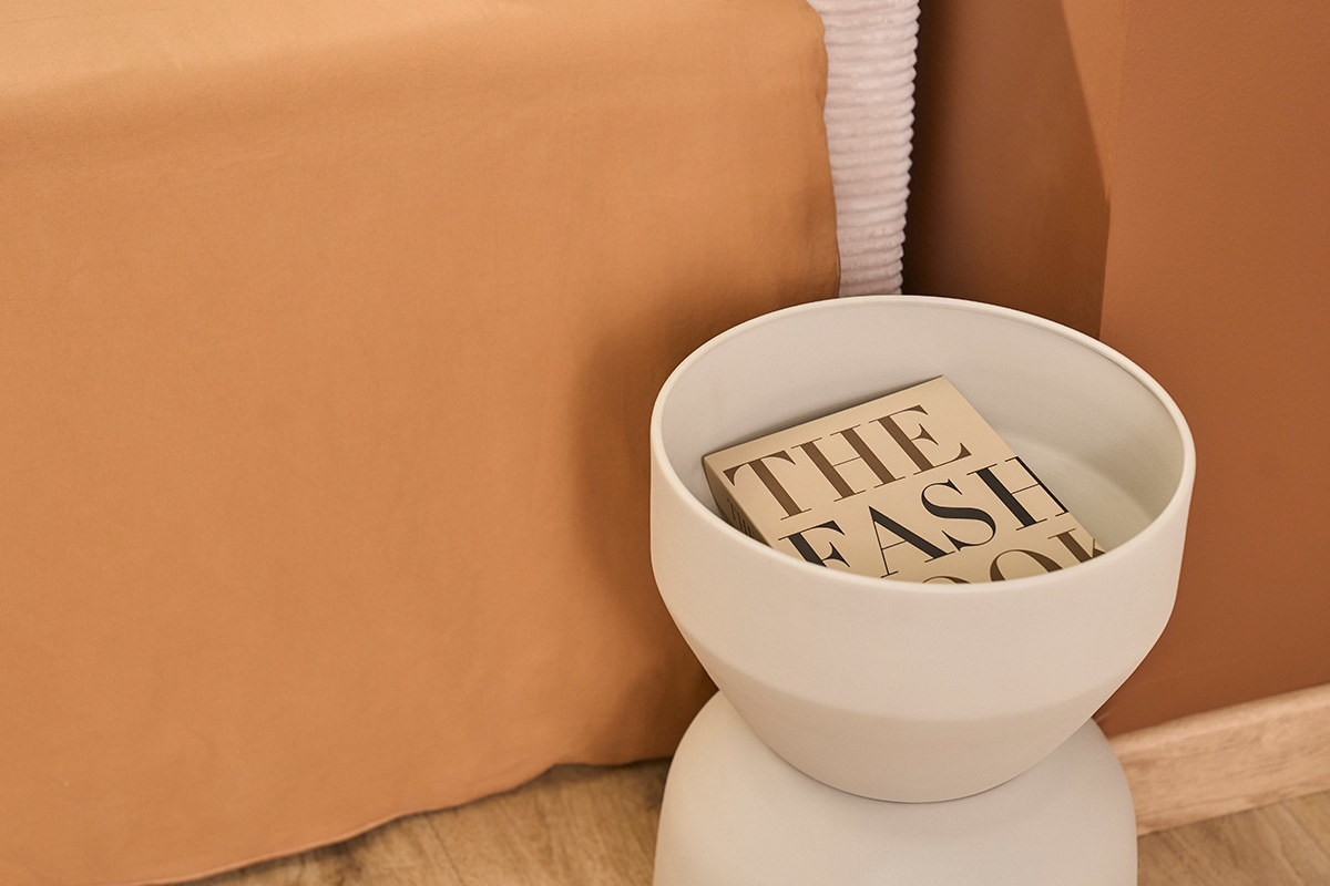 Table d'appoint ronde design avec rangement en m�tal gr�ge et bois manguier massif D30 cm YOYO