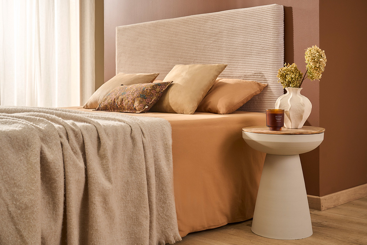 Table d'appoint ronde design avec rangement en m�tal gr�ge et bois manguier massif H52 cm TAM