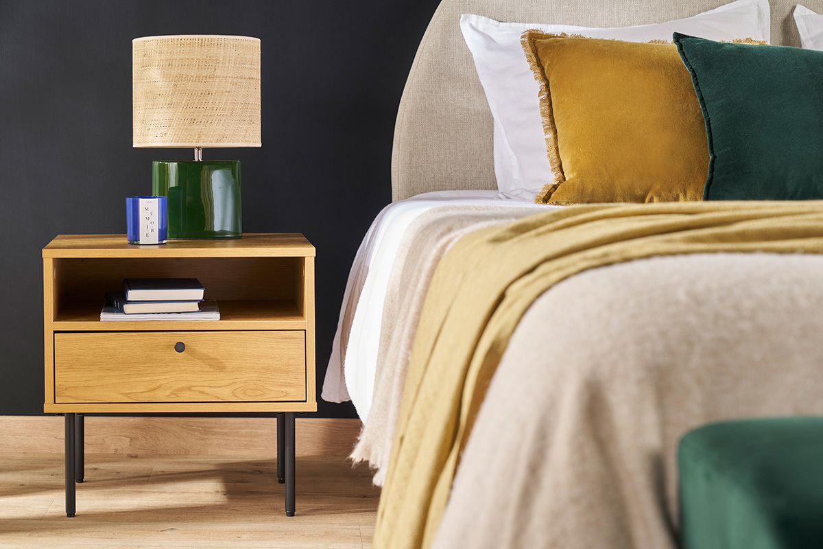 Table de chevet avec rangements finition bois clair ch�ne et m�tal noir PERNELLE