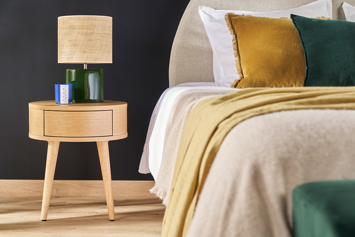 Table de chevet ronde en bois clair avec tiroir JUDITH