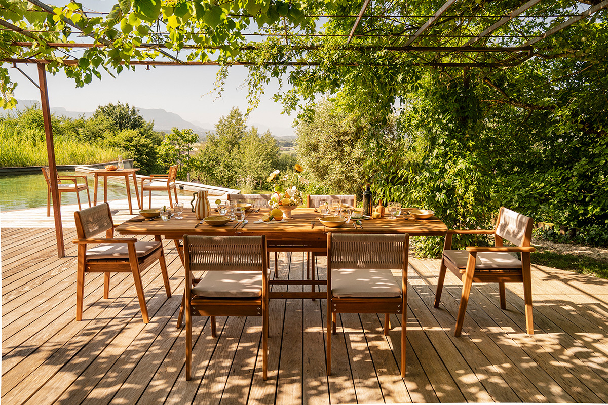 Table de jardin extensible rallonges int�gr�es en bois massif L180-240 cm CANOPEE