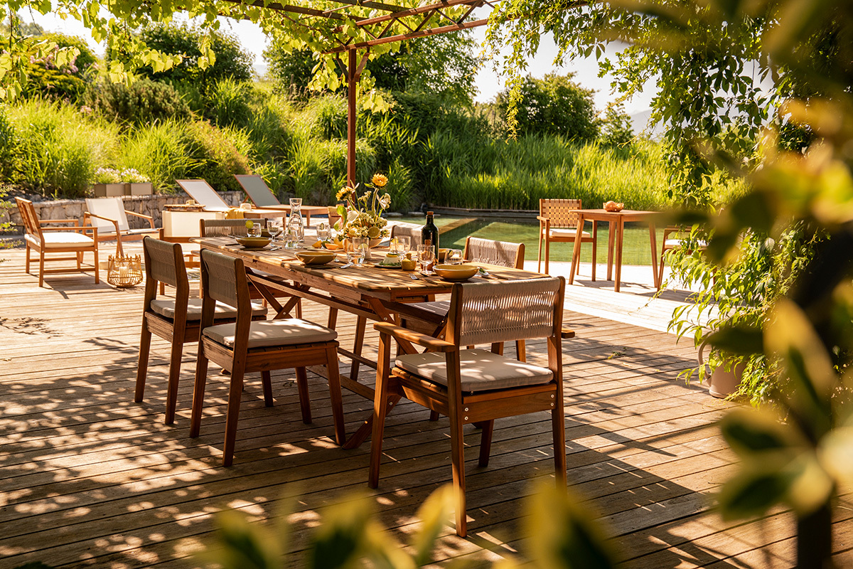 Table de jardin extensible rallonges int�gr�es en bois massif L180-240 cm CANOPEE