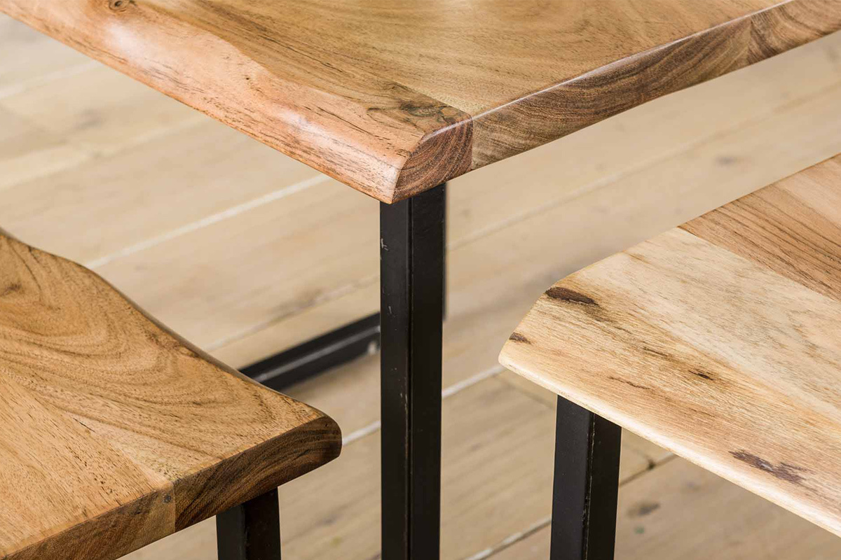 Tables basses gigognes en acacia massif et m�tal vieilli noir (lot de 4) DEVI