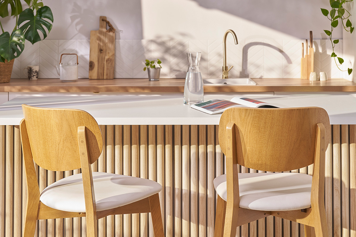 Tabouret de bar bois clair chne et blanc LUCIA