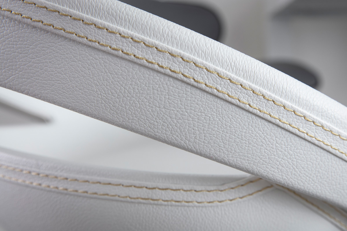 Tabouret de bar / cuisine blanc moderne PVC COMET (lot de 2)