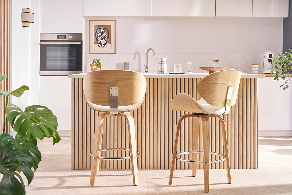 Tabouret de bar pivotant blanc et bois clair 65 cm pivotant 360� WALNUT