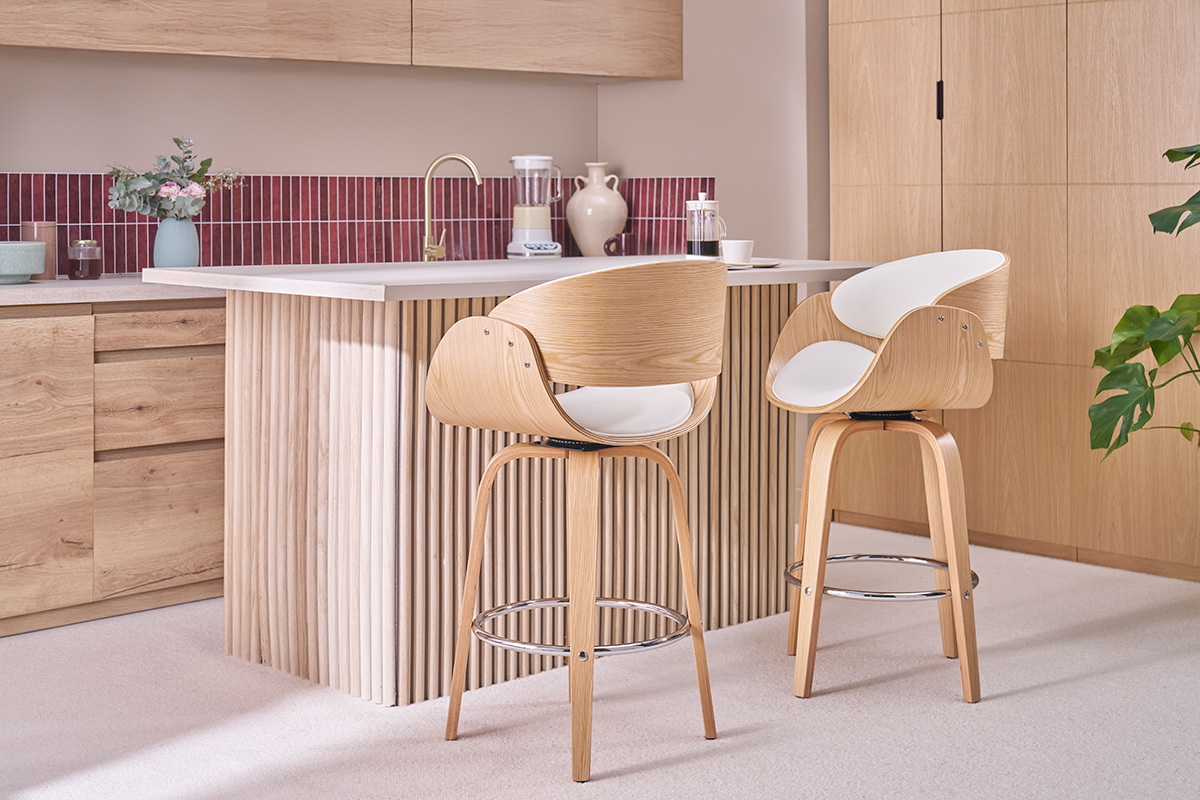 Tabouret de bar pivotant en tissu effet velours textur� beige et bois clair H69 cm BENT