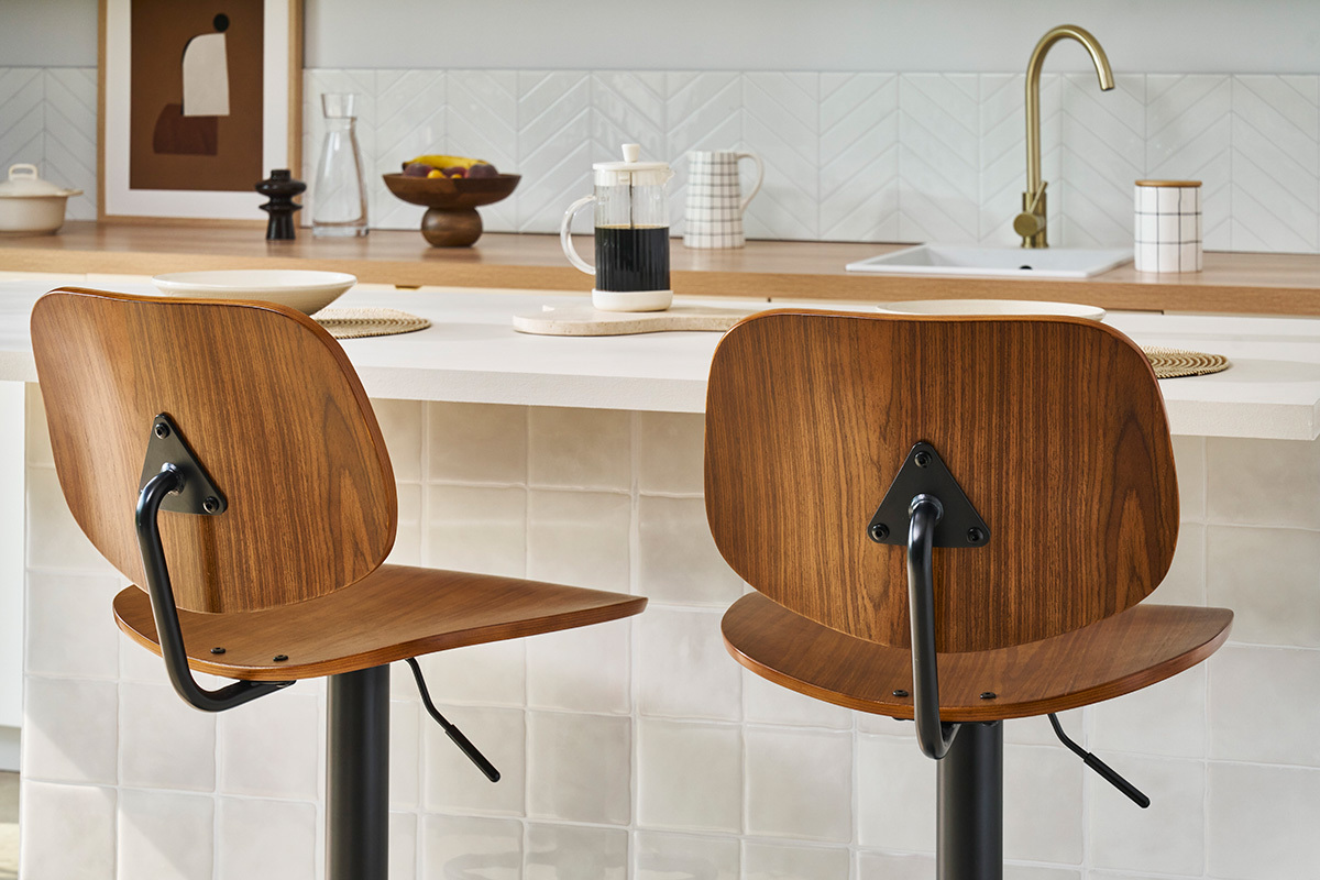 Tabouret de bar relevable noyer et mtal noir TOBIAS