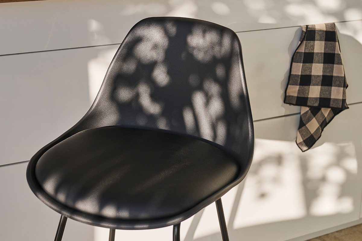 Tabourets de bar design noirs pieds m�tal H66 cm (lot de 2) FRANZ