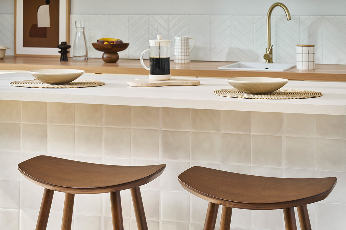 Tabourets de bar design noyer H72 cm (lot de 2) DEMORY