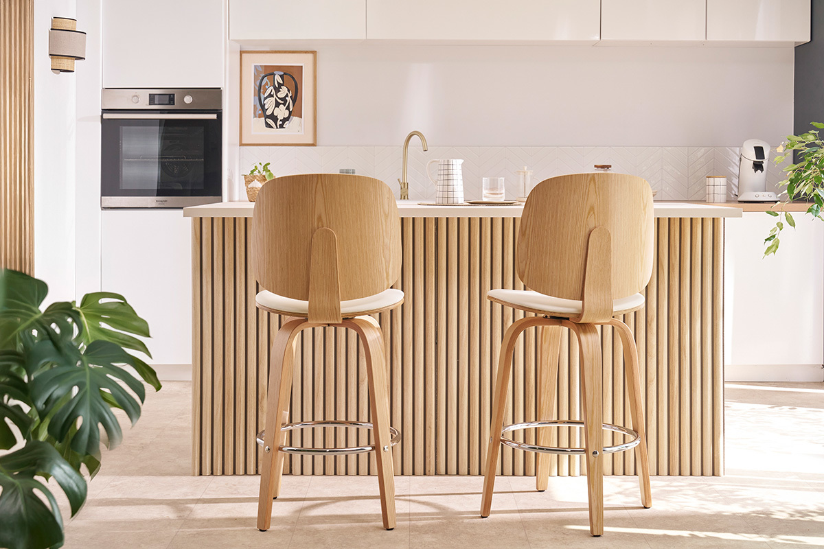 Tabourets de bar design pivotants blancs et bois clair H66 cm (lot de 2) BECK
