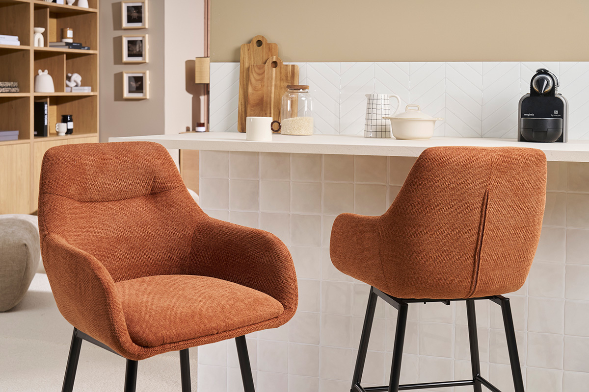 Tabourets de bar pivotants 360 en tissu effet velours textur terre brle et mtal H65.5 cm (lot de 2) ALESS