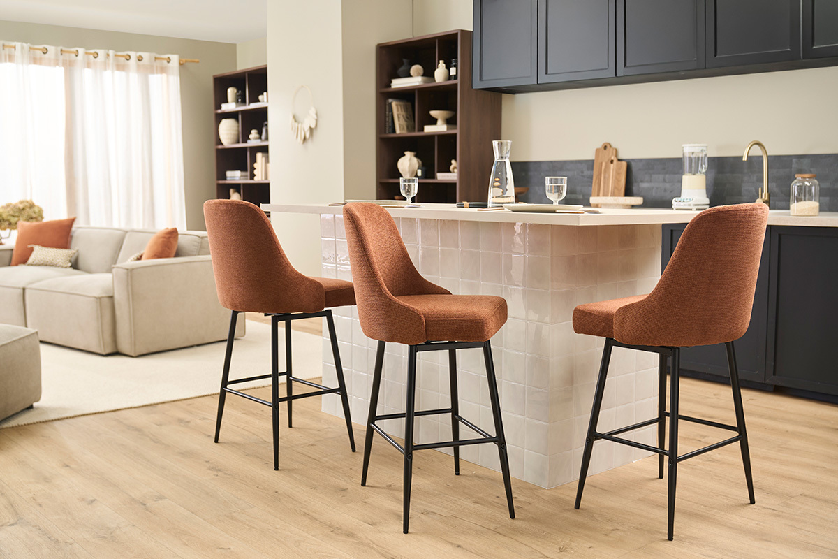 Tabourets de bar pivotants 360� en tissu chenille terre br�l�e et m�tal H66 cm (lot de 2) HASTA