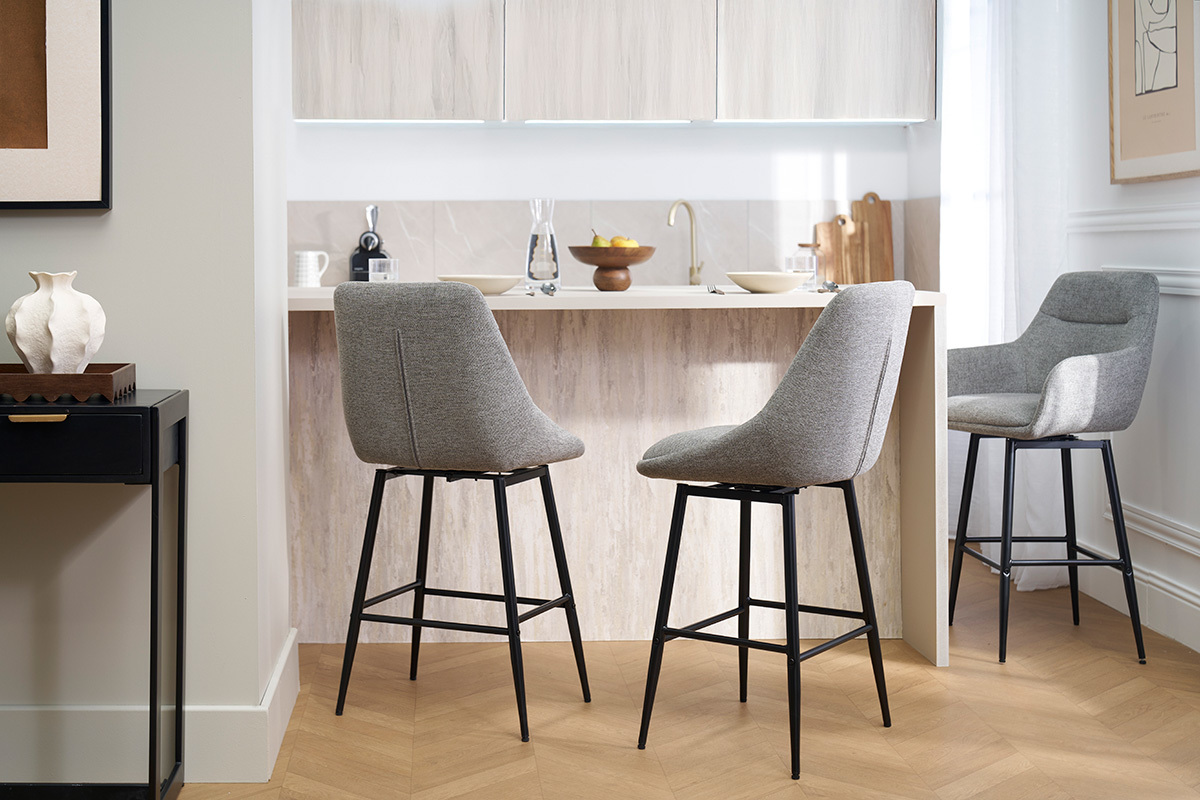 Tabourets de bar pivotants 360� en tissu effet velours textur� gris et m�tal H66 cm (lot de 2) ALESS