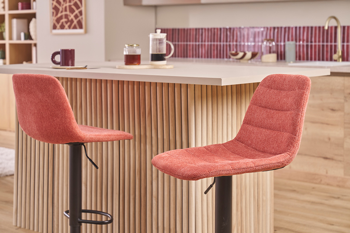 Tabourets de bar r�glables en tissu effet velours textur� terracotta et m�tal (lot de 2) SAURY