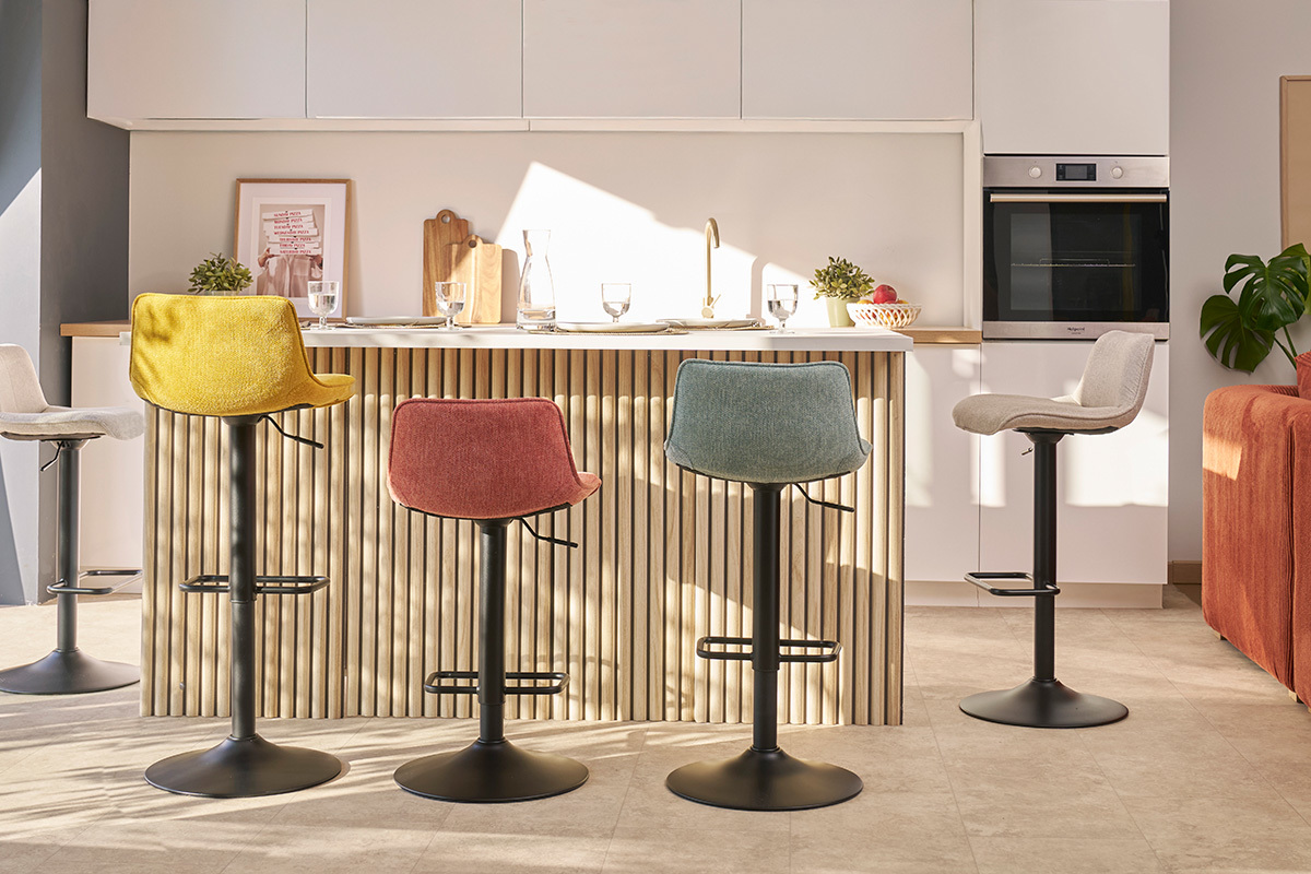 Tabourets de bar réglables pivotants 360° en tissu effet velours texturé beige et métal noir (lot de 2) BOOST