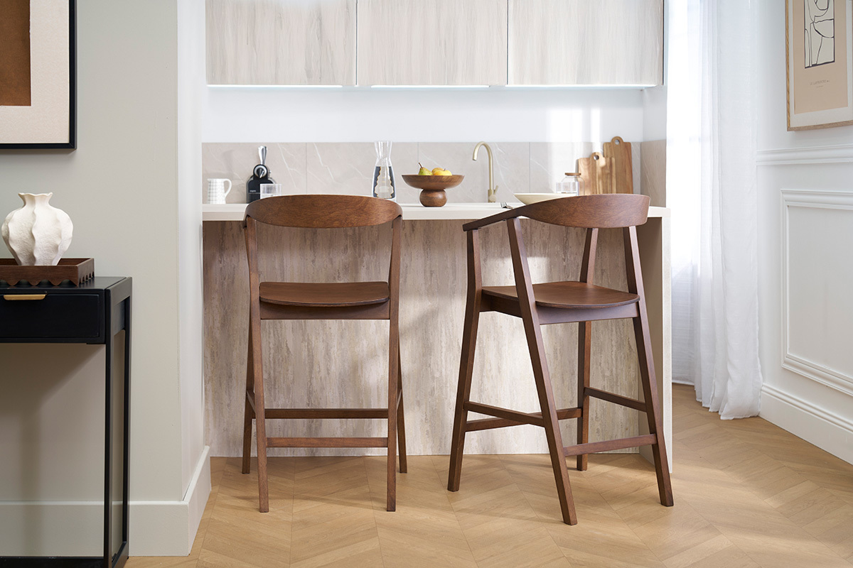 Tabourets de bar scandinaves en bois fonc� (lot de 2) BAHIA