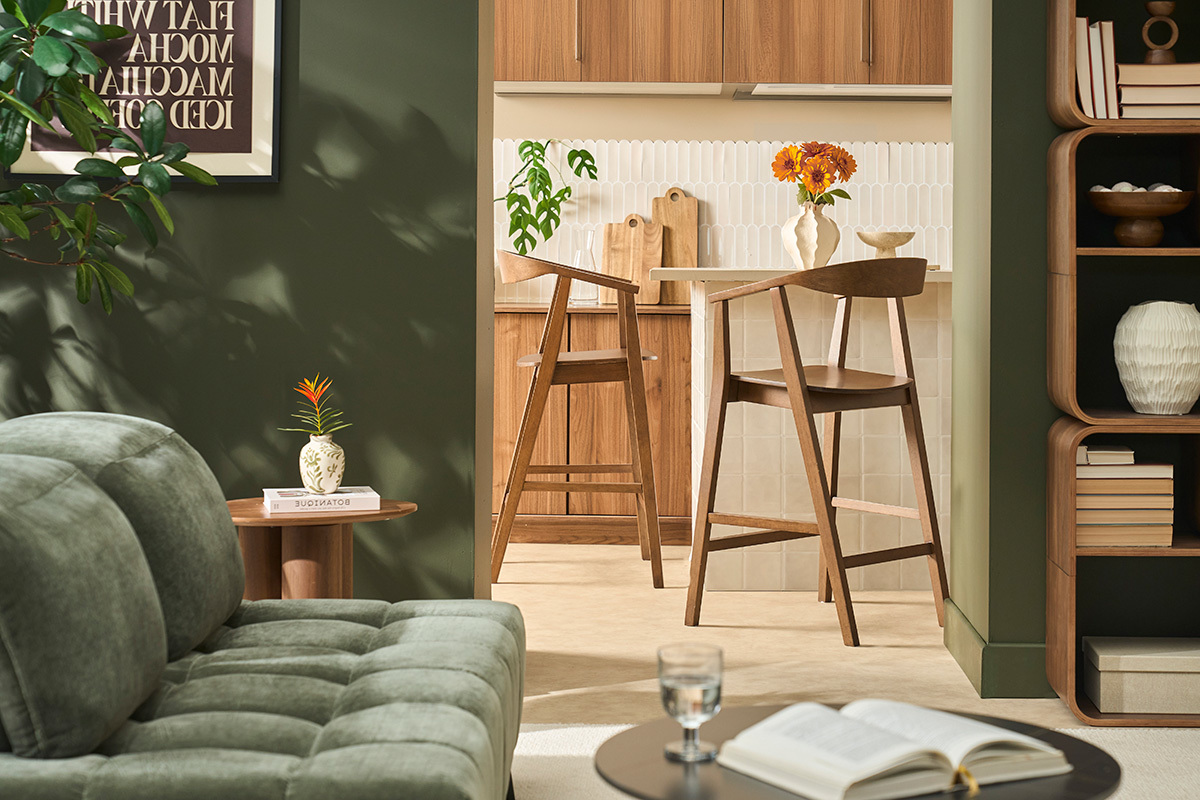Tabourets de bar scandinaves noirs et bois fonc� H66.5 cm (lot de 2) BAHIA