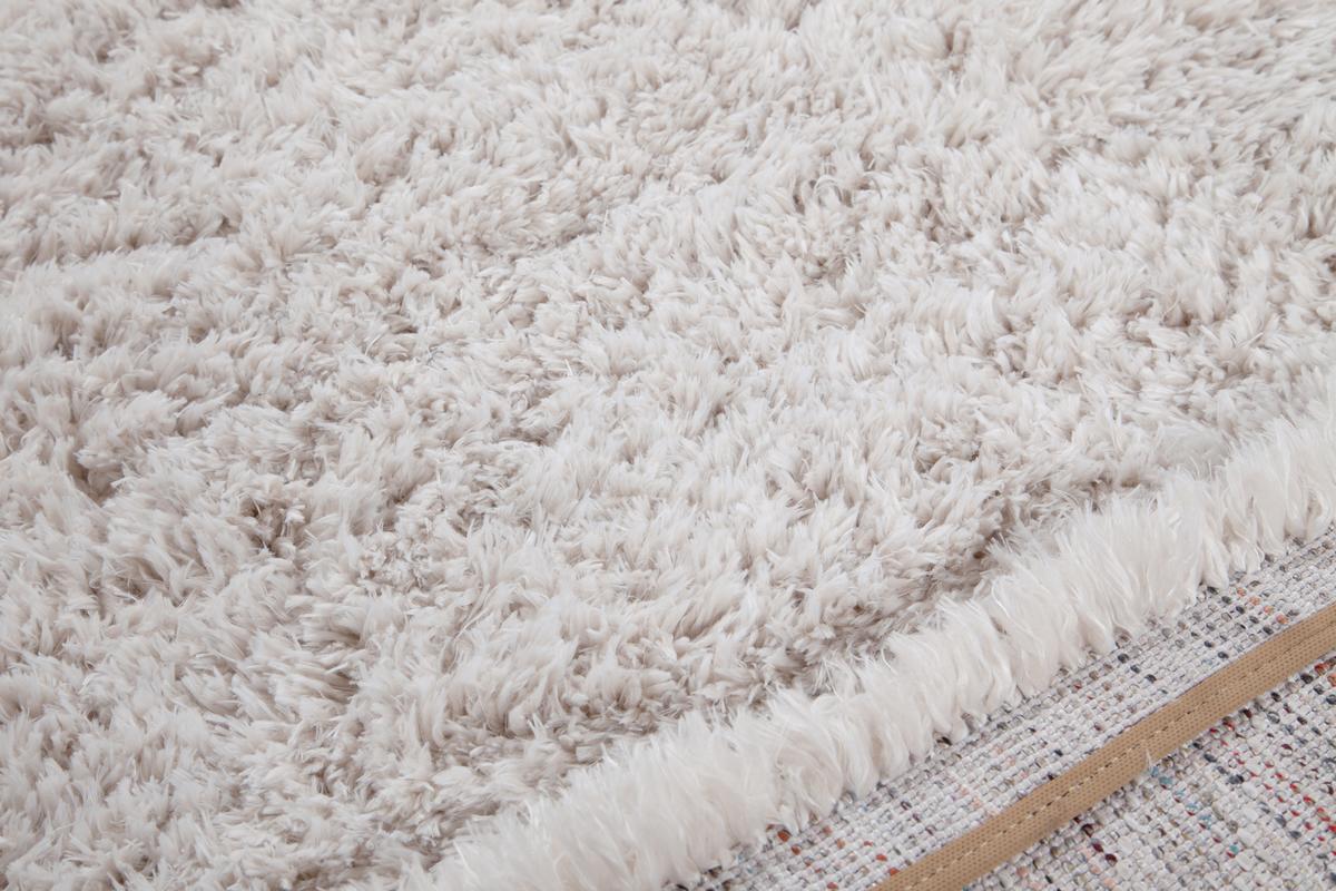 Tapis recyclé à poils longs coloris ivoire 60 x 120 cm AIMEE