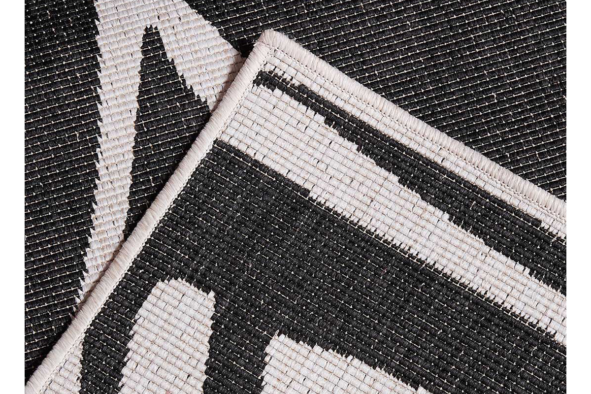Tapis rversible intrieur extrieur blanc et noir 160 x 230 cm ROCCA