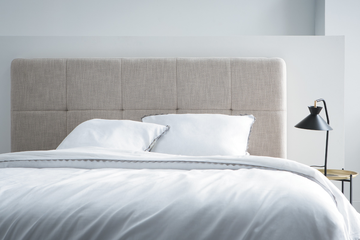 T�te de lit classique tissu bleu fonc� 140 cm CLOVIS