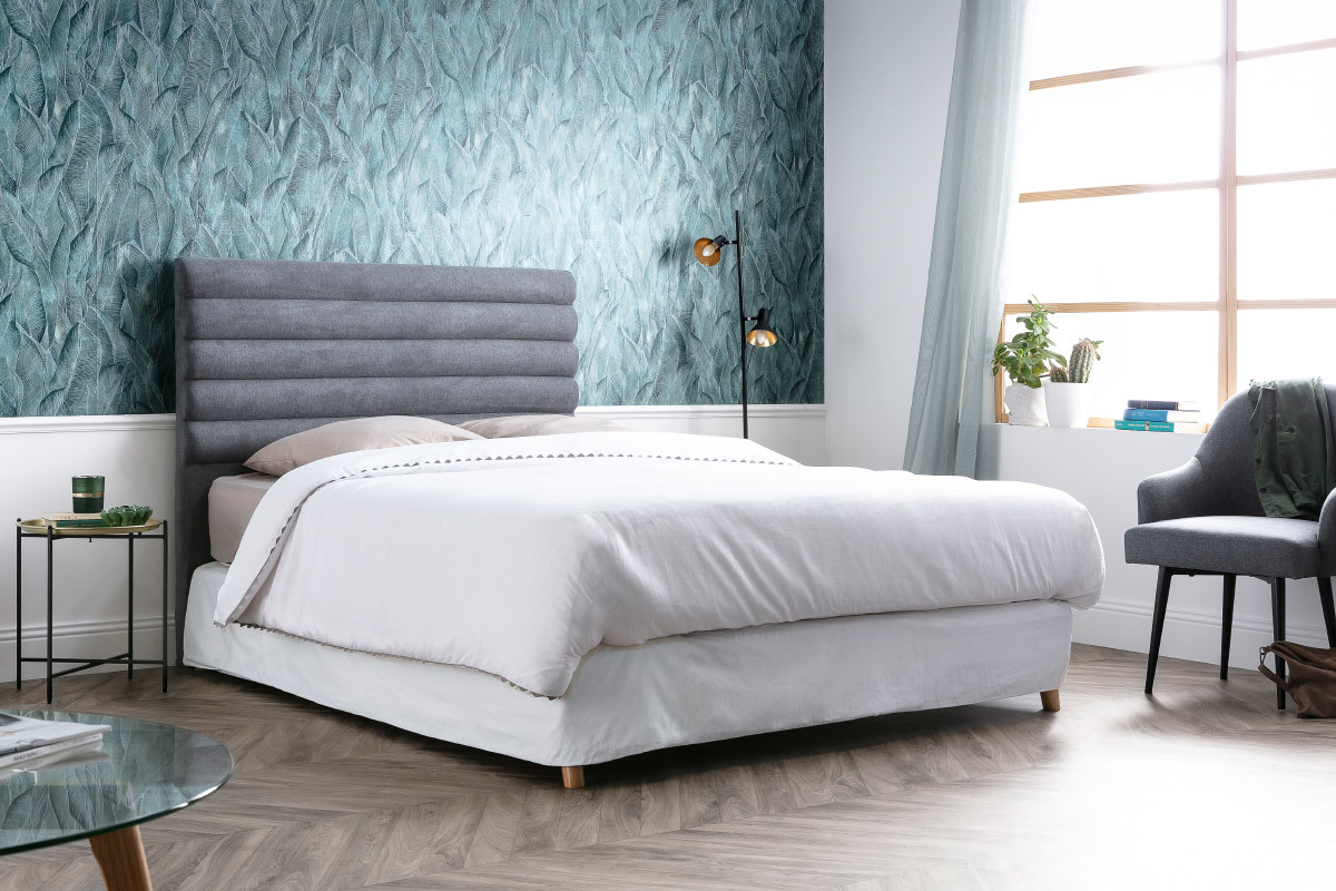 T�te de lit design en tissu gris fonc� 140 cm HORIZON